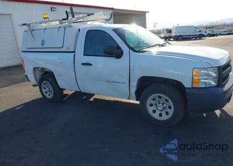 2013 Chevrolet Silverado 1500 Work Truck z USA, uszkodzony, nr VIN 1GCNCPEA4DZ347761